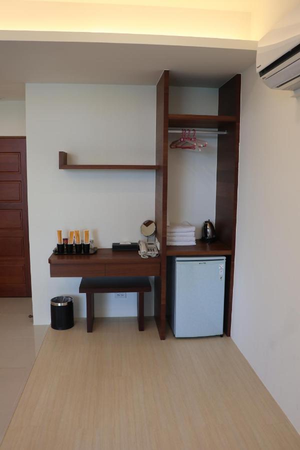 Sky Ocean Apartment Yilan Exterior photo