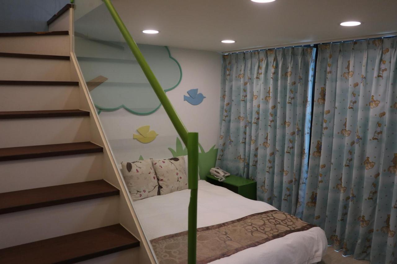 Sky Ocean Apartment Yilan Exterior photo